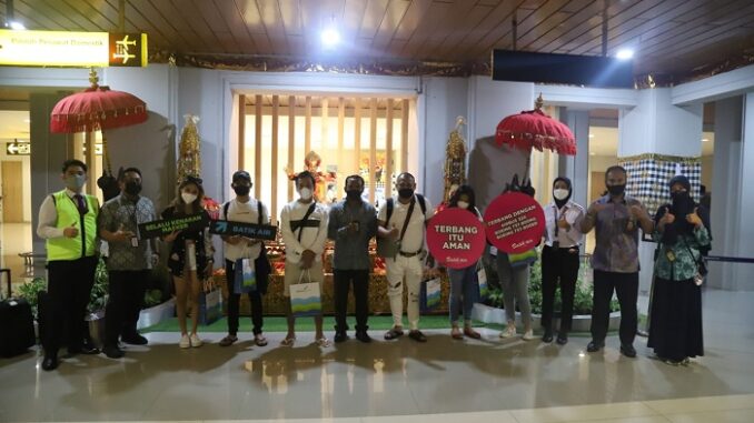 Bandara-Ngurah-Rai-apresiasi-penumpang-malam-pergantian-tahun